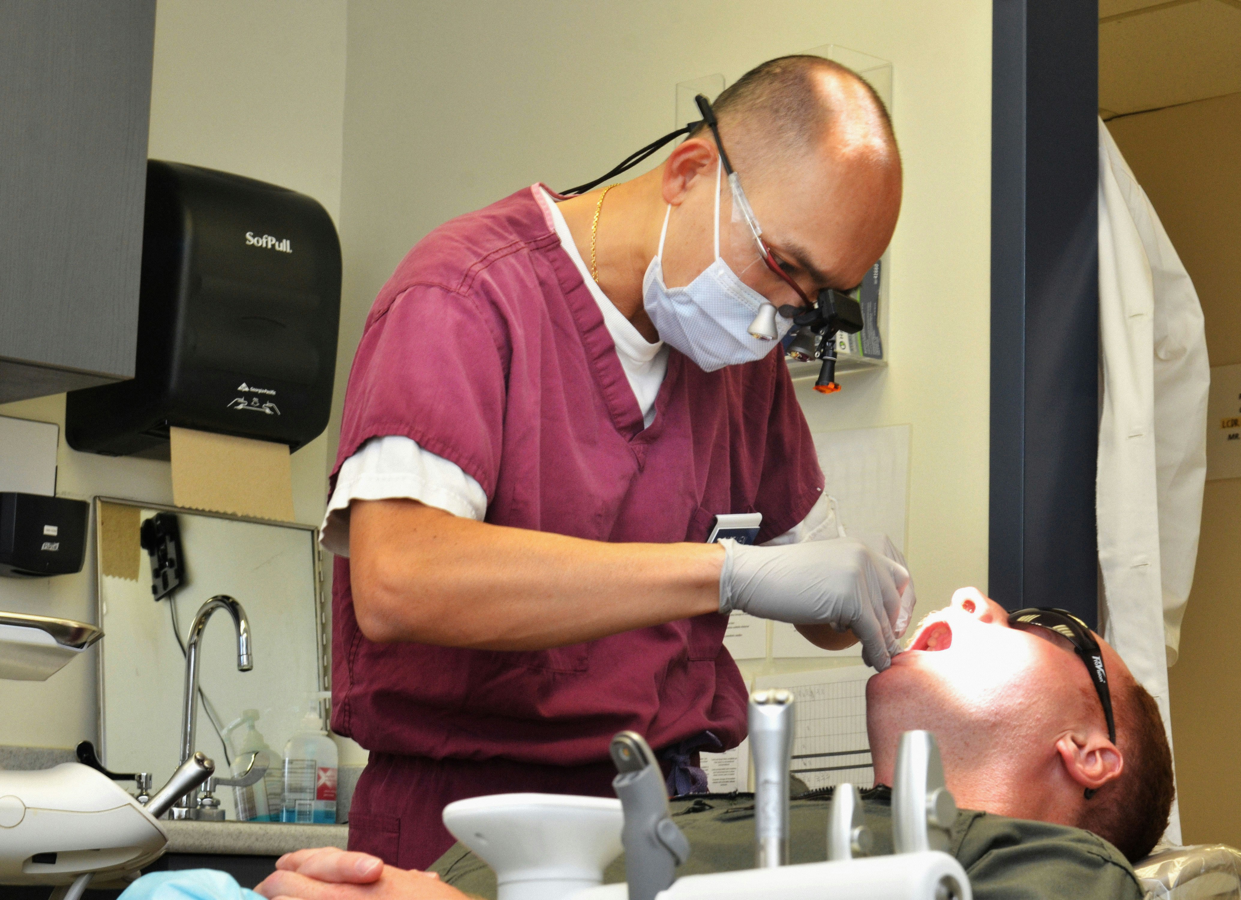 5 services families can expect from a cosmetic friendly dental practice